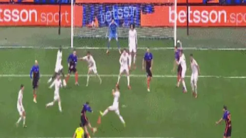 西班牙大胜塞浦路斯6-0，费兰·托雷斯替补贡献关键进球，暂居小组次席！